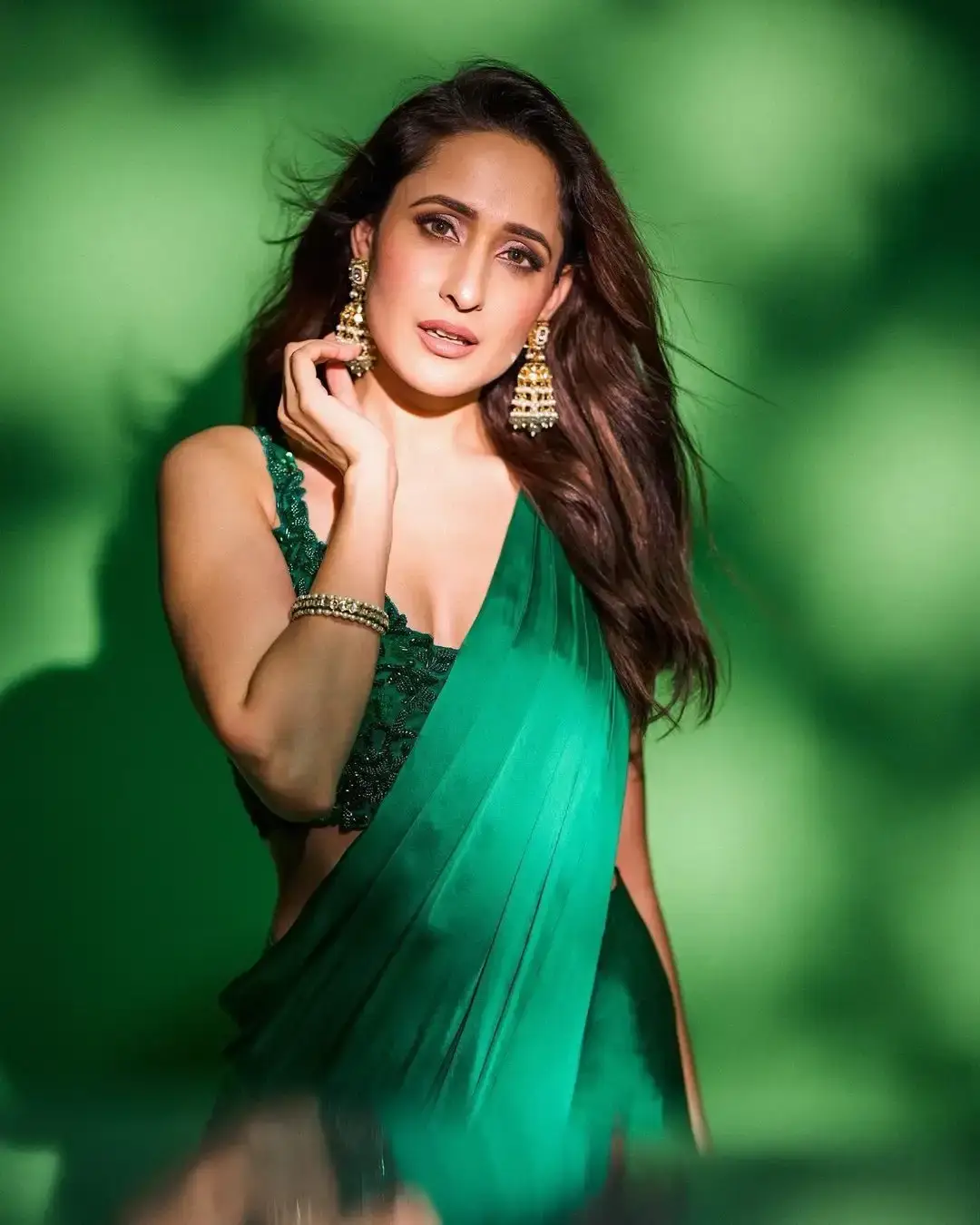 Indian Actress Pragya Jaiswal in Sleeveless Green Saree